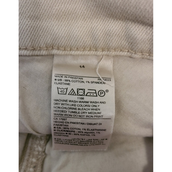 Old Navy boyfriend khaki jean denim shorts 14 - Picture 4 of 4